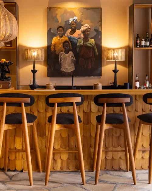 bar